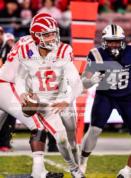 Thumbnail 2 in St. John Bosco vs. Mater Dei (CIF SS DIV 1 Championship Final) photogallery.