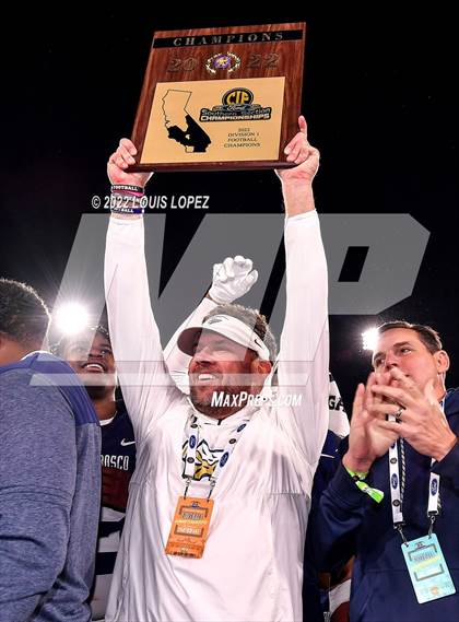 Thumbnail 1 in St. John Bosco vs. Mater Dei (CIF SS DIV 1 Championship Final) photogallery.