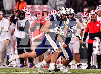 Thumbnail 2 in St. John Bosco vs. Mater Dei (CIF SS DIV 1 Championship Final) photogallery.