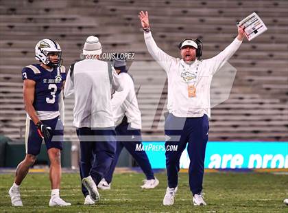 Thumbnail 2 in St. John Bosco vs. Mater Dei (CIF SS DIV 1 Championship Final) photogallery.