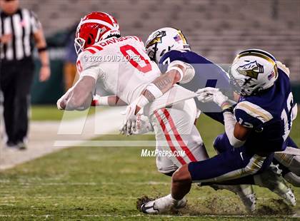 Thumbnail 2 in St. John Bosco vs. Mater Dei (CIF SS DIV 1 Championship Final) photogallery.
