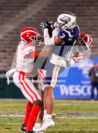 Thumbnail 1 in St. John Bosco vs. Mater Dei (CIF SS DIV 1 Championship Final) photogallery.