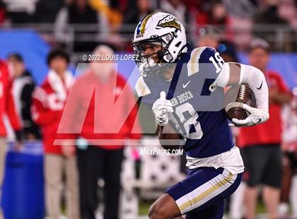 Thumbnail 3 in St. John Bosco vs. Mater Dei (CIF SS DIV 1 Championship Final) photogallery.