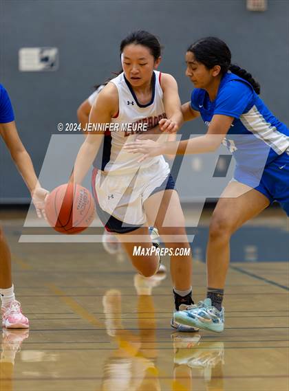 Thumbnail 2 in Irvington vs. Lynbrook photogallery.