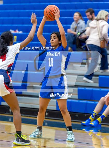 Thumbnail 2 in Irvington vs. Lynbrook photogallery.