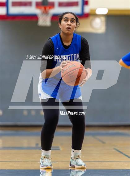 Thumbnail 3 in Irvington vs. Lynbrook photogallery.