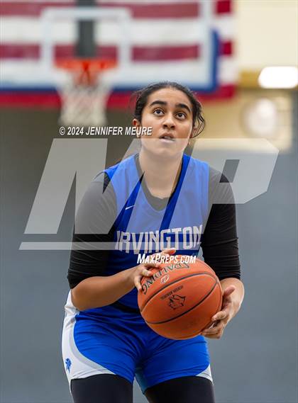 Thumbnail 2 in Irvington vs. Lynbrook photogallery.