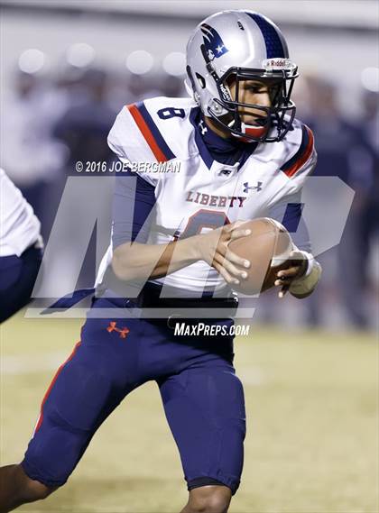 Thumbnail 3 in Bakersfield vs. Liberty (CIF Central Section Semifinal Playoff) photogallery.