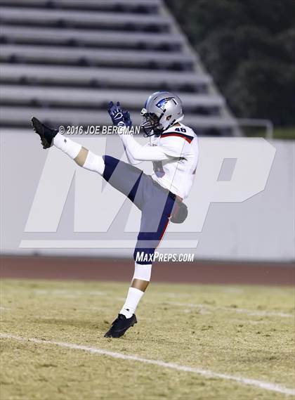 Thumbnail 2 in Bakersfield vs. Liberty (CIF Central Section Semifinal Playoff) photogallery.