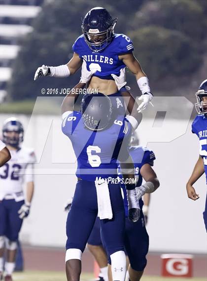 Thumbnail 2 in Bakersfield vs. Liberty (CIF Central Section Semifinal Playoff) photogallery.