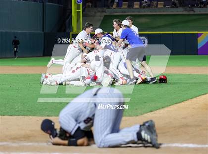 Thumbnail 3 in Grapevine vs. Rouse (UIL 5A Baseball Semifinal) photogallery.