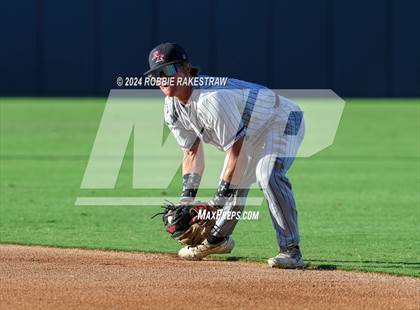 Thumbnail 1 in Grapevine vs. Rouse (UIL 5A Baseball Semifinal) photogallery.