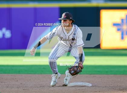 Thumbnail 2 in Grapevine vs. Rouse (UIL 5A Baseball Semifinal) photogallery.