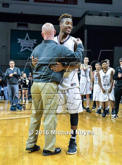 Thumbnail 3 in Wayne @ Lakota East (OHSAA Southwest Sectional Playoff) photogallery.