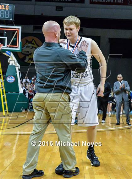 Thumbnail 2 in Wayne @ Lakota East (OHSAA Southwest Sectional Playoff) photogallery.