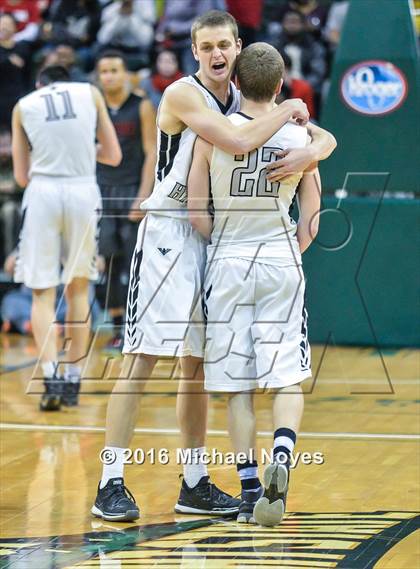 Thumbnail 1 in Wayne @ Lakota East (OHSAA Southwest Sectional Playoff) photogallery.