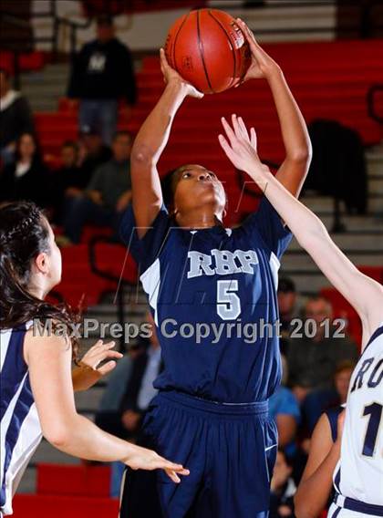 Thumbnail 1 in Mission Prep vs. Rolling Hills Prep (CIF D5 SoCal Regional Final) photogallery.
