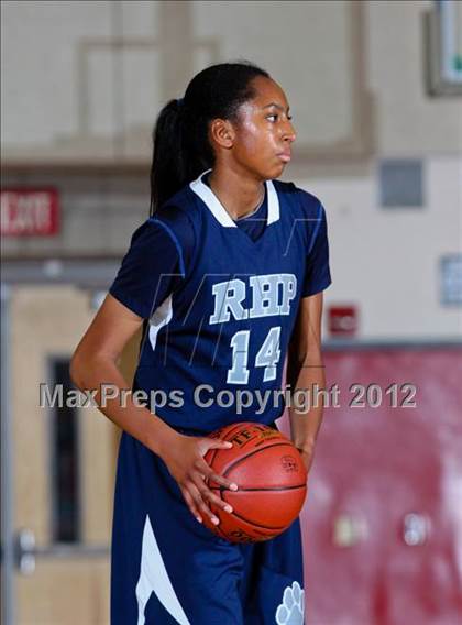 Thumbnail 2 in Mission Prep vs. Rolling Hills Prep (CIF D5 SoCal Regional Final) photogallery.