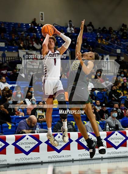 Thumbnail 1 in Morrilton vs. Mills University Studies (AAA 4A Final) photogallery.