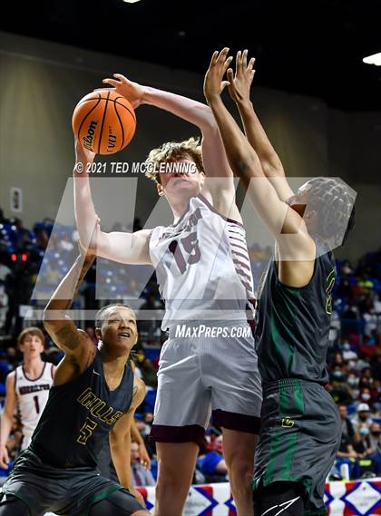 Thumbnail 1 in Morrilton vs. Mills University Studies (AAA 4A Final) photogallery.