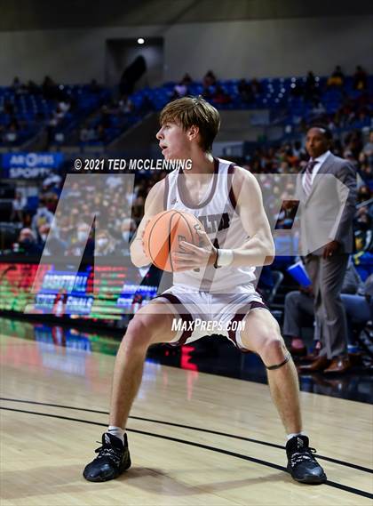 Thumbnail 1 in Morrilton vs. Mills University Studies (AAA 4A Final) photogallery.