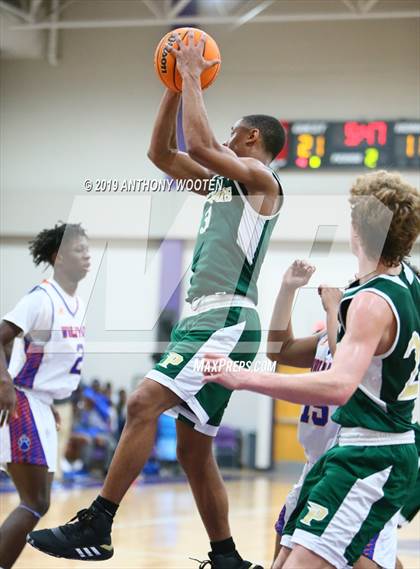 Thumbnail 2 in Whiteville vs Pinecrest (Adidas Christmas Tournament) photogallery.