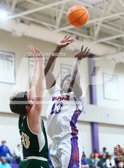 Thumbnail 2 in Whiteville vs Pinecrest (Adidas Christmas Tournament) photogallery.