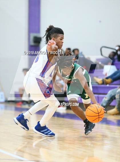 Thumbnail 1 in Whiteville vs Pinecrest (Adidas Christmas Tournament) photogallery.