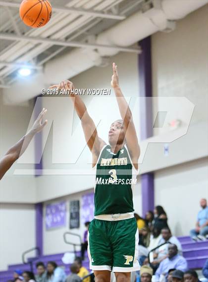 Thumbnail 2 in Whiteville vs Pinecrest (Adidas Christmas Tournament) photogallery.