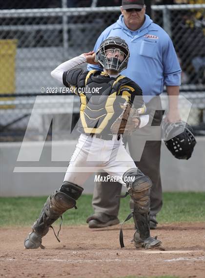 Thumbnail 2 in Emery vs. Summit Academy (UHSAA 3A Round 1) photogallery.