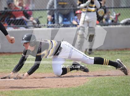 Thumbnail 3 in Emery vs. Summit Academy (UHSAA 3A Round 1) photogallery.