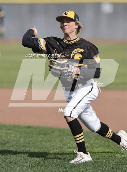 Thumbnail 2 in Emery vs. Summit Academy (UHSAA 3A Round 1) photogallery.