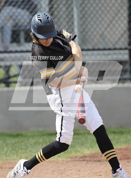 Thumbnail 3 in Emery vs. Summit Academy (UHSAA 3A Round 1) photogallery.