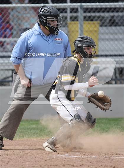 Thumbnail 3 in Emery vs. Summit Academy (UHSAA 3A Round 1) photogallery.