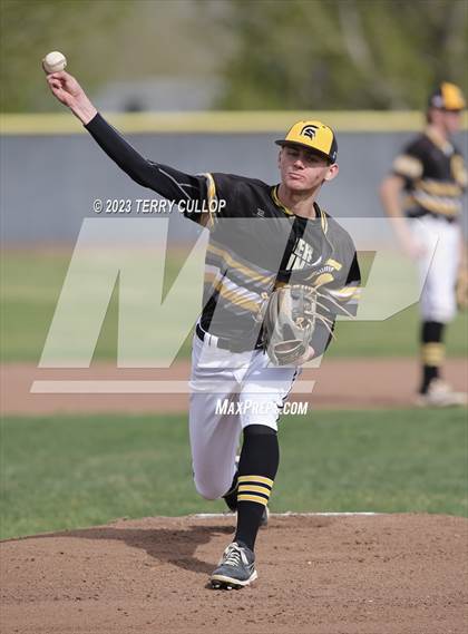 Thumbnail 2 in Emery vs. Summit Academy (UHSAA 3A Round 1) photogallery.