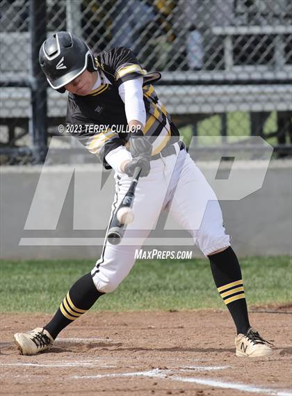 Thumbnail 1 in Emery vs. Summit Academy (UHSAA 3A Round 1) photogallery.
