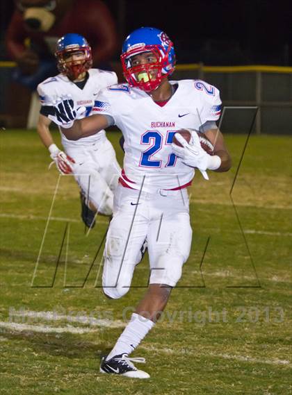 Thumbnail 3 in Buchanan vs. Clovis East photogallery.