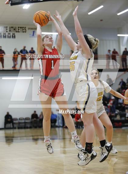 Thumbnail 3 in Salem vs. Glen Rose (AAA 3A Semifinal) photogallery.