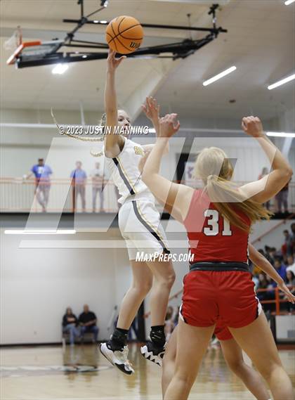Thumbnail 3 in Salem vs. Glen Rose (AAA 3A Semifinal) photogallery.