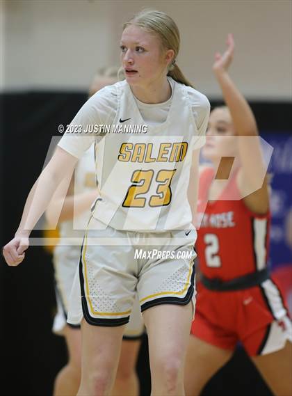 Thumbnail 2 in Salem vs. Glen Rose (AAA 3A Semifinal) photogallery.