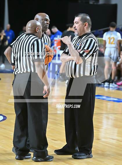 Thumbnail 3 in Arizona Lutheran Academy vs. Rancho Solano Prep (AIA 2A Semifinal) photogallery.