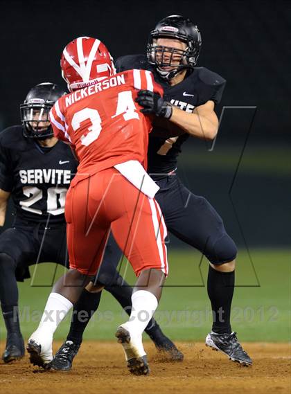 Thumbnail 3 in Servite vs. Mater Dei photogallery.