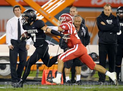 Thumbnail 2 in Servite vs. Mater Dei photogallery.