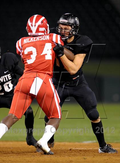 Thumbnail 2 in Servite vs. Mater Dei photogallery.