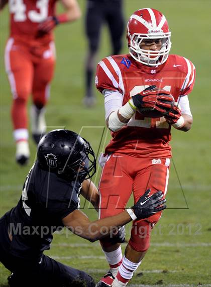 Thumbnail 3 in Servite vs. Mater Dei photogallery.