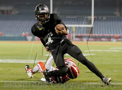 Thumbnail 2 in Servite vs. Mater Dei photogallery.