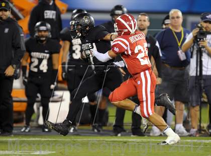 Thumbnail 2 in Servite vs. Mater Dei photogallery.