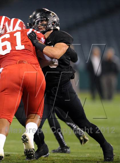Thumbnail 1 in Servite vs. Mater Dei photogallery.