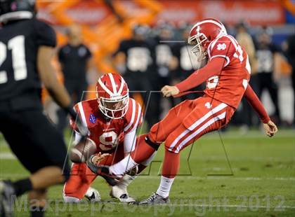 Thumbnail 3 in Servite vs. Mater Dei photogallery.