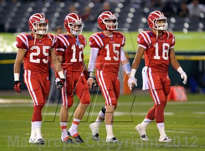 Thumbnail 3 in Servite vs. Mater Dei photogallery.